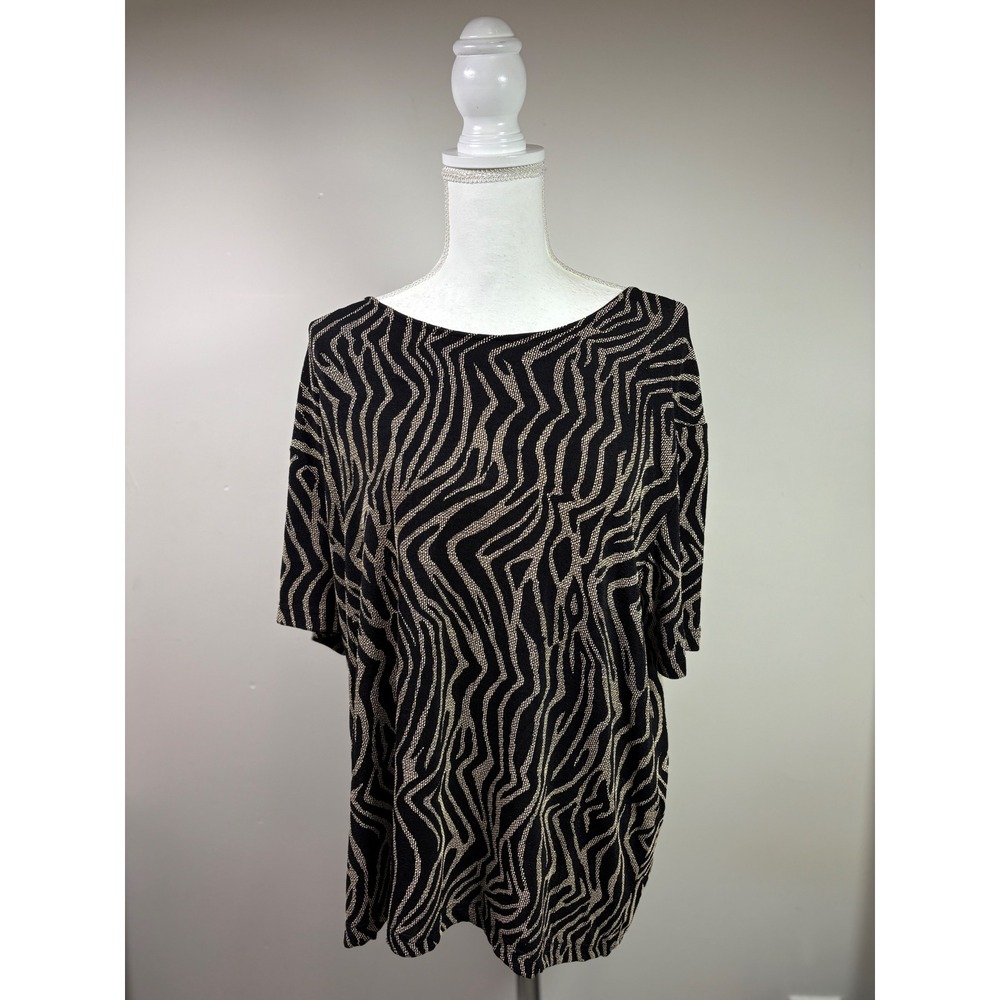 Frazier Lawrence Woman Zebra Print Tunic Top Black Tan Short Sleeve Relaxed Fit